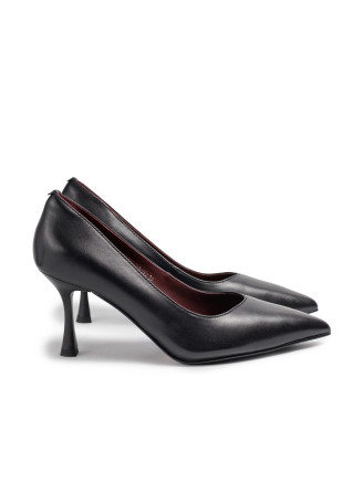 Black leather shoes 4410 VECHOROVA