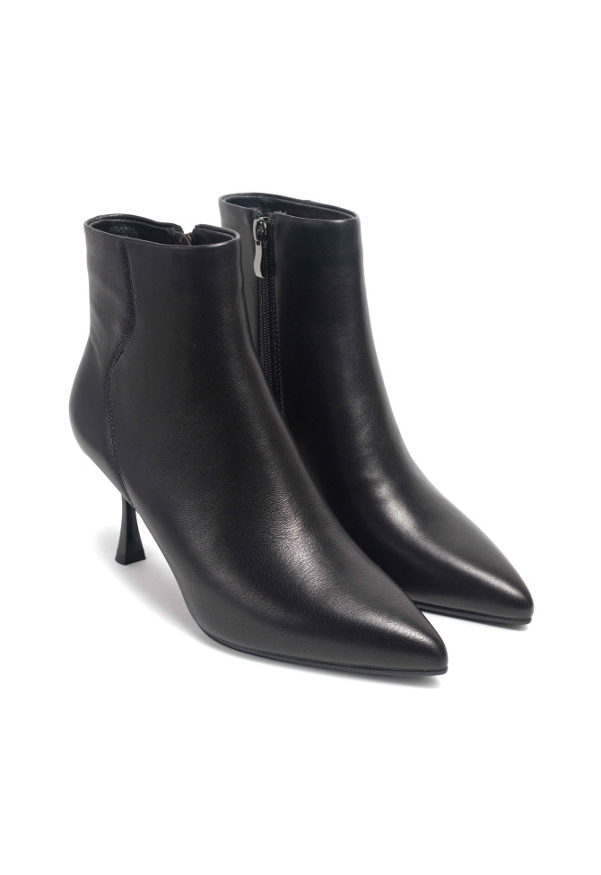 Black leather ankle boots 5103 Vechorova - photo 1