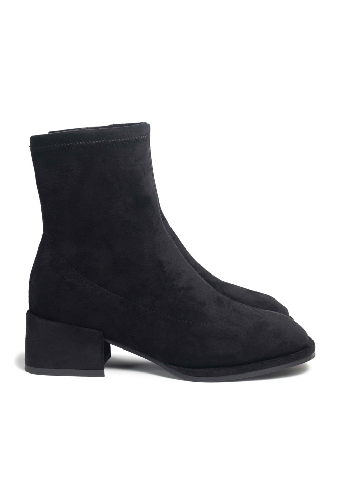 Black Suede Boots 5137 Vechorova